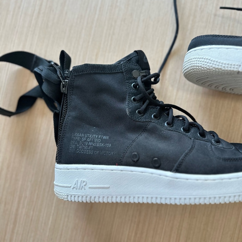 Nike SF 1 Special Field Air Force One Sneakers - Picture 4 of 4